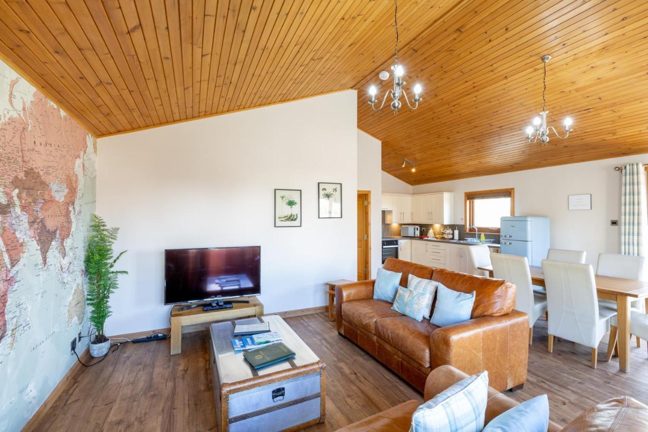 Douglas Fir Lodge With Hot Tub Near Cupar Fife Luthrie エクステリア 写真