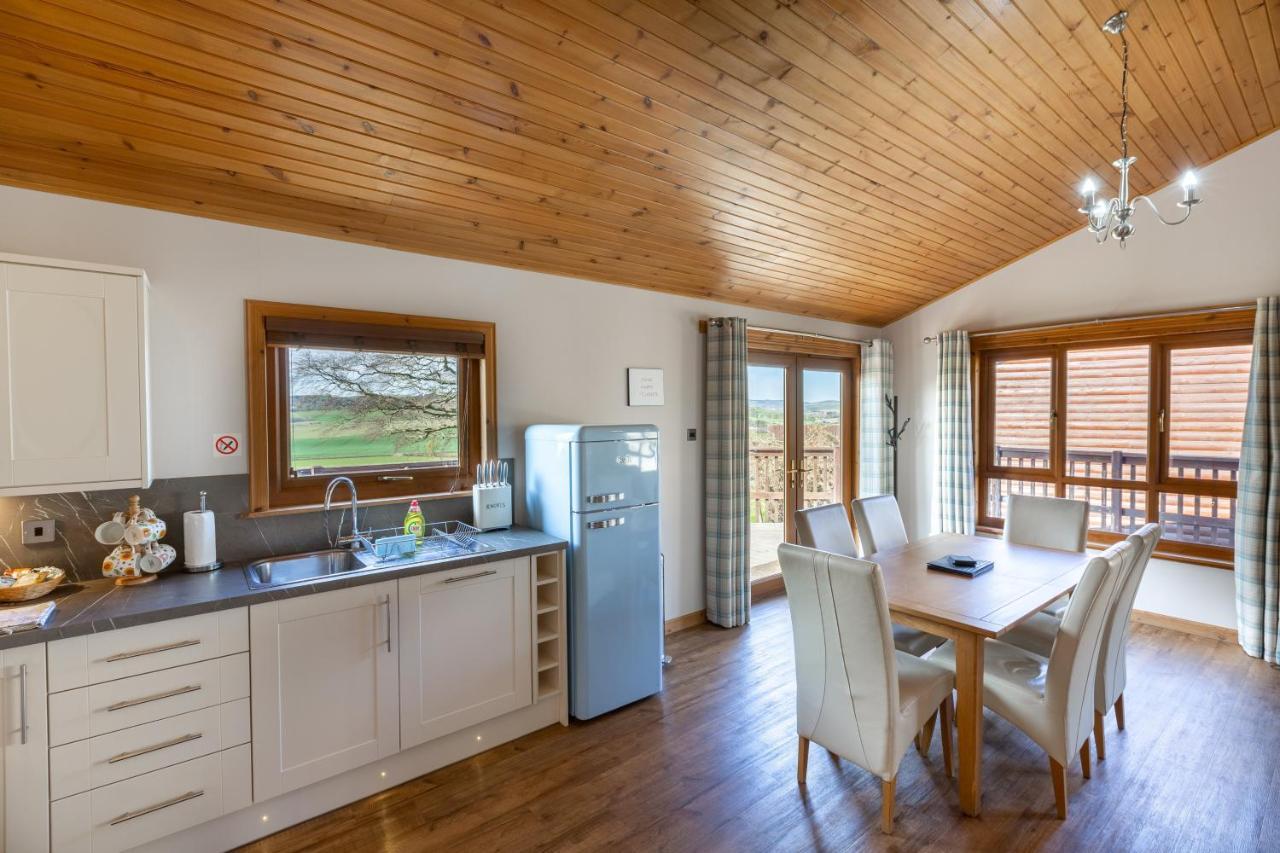 Douglas Fir Lodge With Hot Tub Near Cupar Fife Luthrie エクステリア 写真