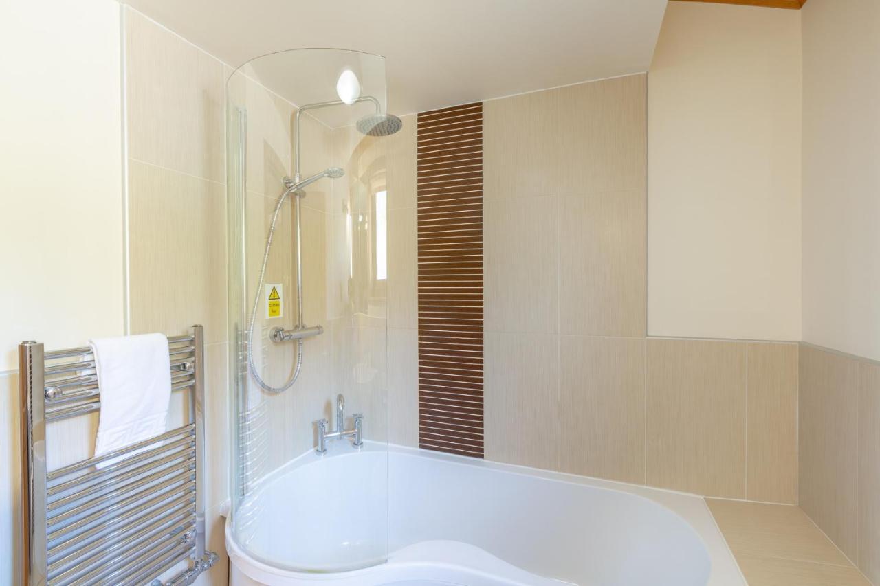 Douglas Fir Lodge With Hot Tub Near Cupar Fife Luthrie エクステリア 写真