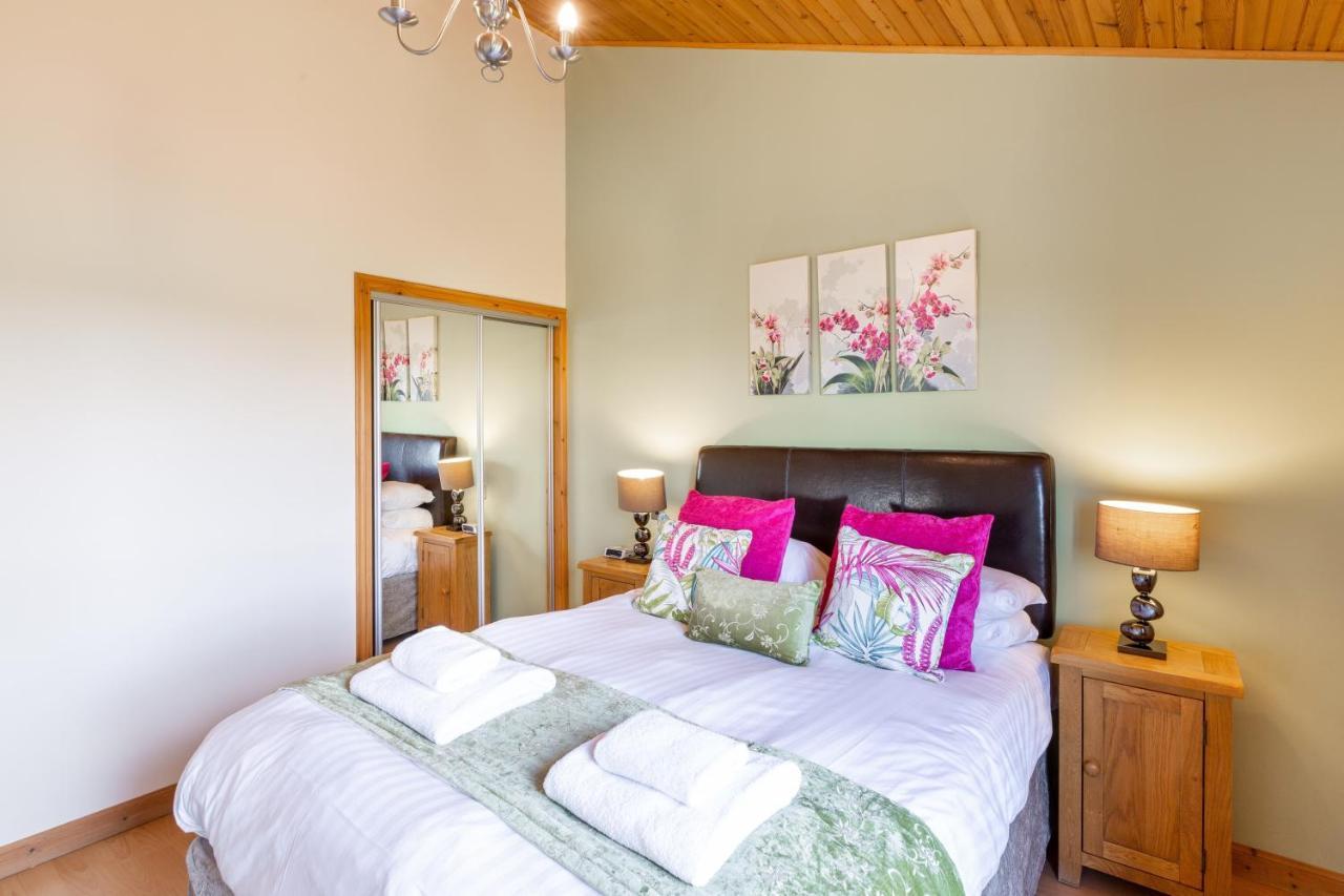 Douglas Fir Lodge With Hot Tub Near Cupar Fife Luthrie エクステリア 写真